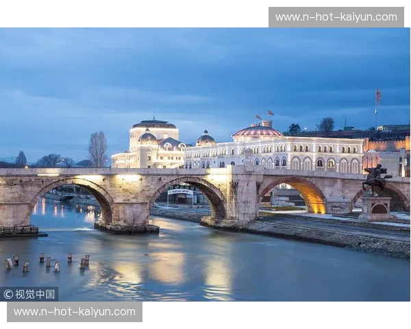 意志之巅的精密博弈：当“日耳曼战车”迎战“巴尔干红星”